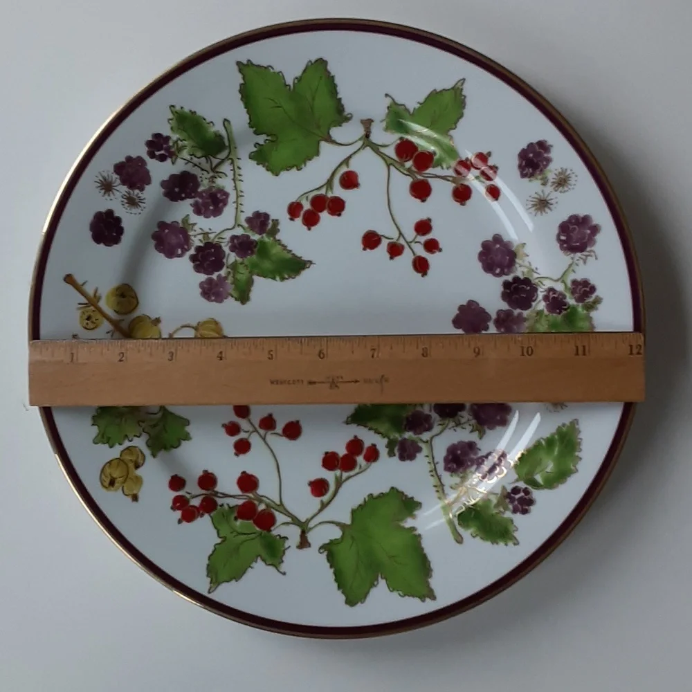 Crate & Barrel Berries Round Serving Platter Plate 12
